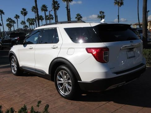 Certified 2020 Ford Explorer XLT w/ Equipment Group 202A image 2