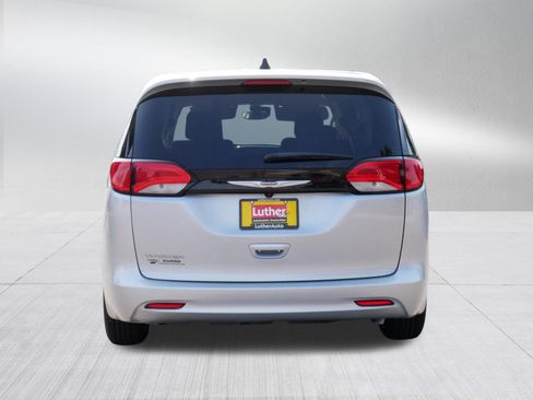 Used 2023 Chrysler Voyager LX FWD image 6