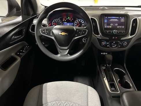 Used 2022 Chevrolet Equinox LS w/ LS Convenience Package AWD/4WD image 11