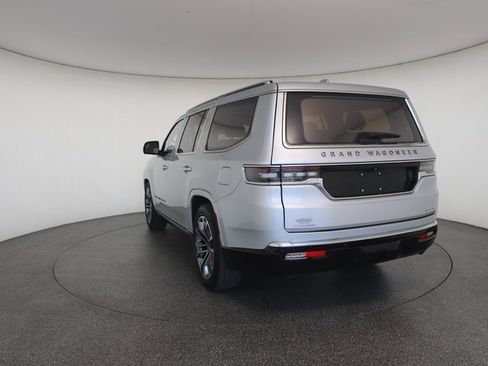 Used 2023 Jeep Grand Wagoneer Series III image 12