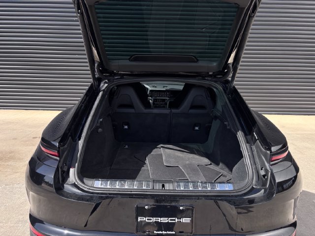 Certified 2025 Porsche Panamera RWD image 28