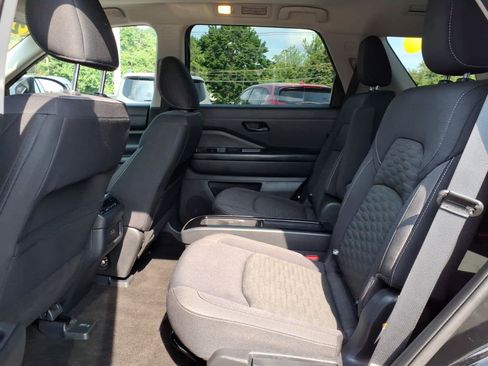 Certified 2023 Nissan Pathfinder SV w/ SV Premium Package AWD/4WD image 13