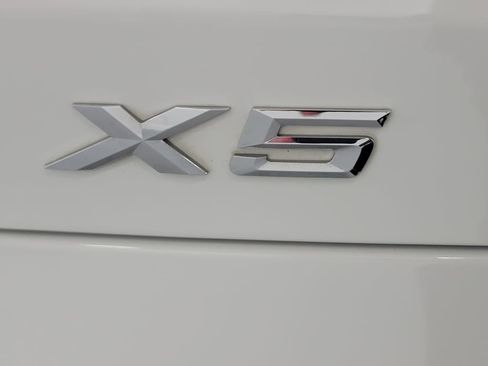Used 2022 BMW X5 xDrive45e w/ M Sport Package image 11