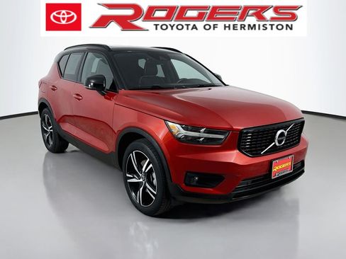 Used 2020 Volvo XC40 T5 R-Design AWD/4WD image 1