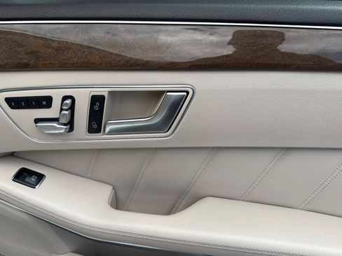 Used 2014 Mercedes-Benz E 350 4MATIC Sedan image 21