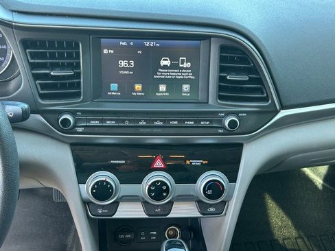 Used 2019 Hyundai Elantra SEL image 12
