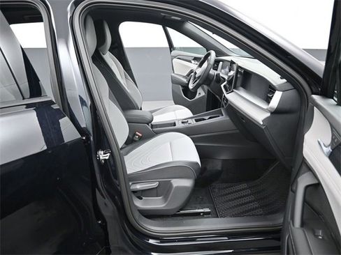 New 2026 Volkswagen Tiguan SE R-Line image 14