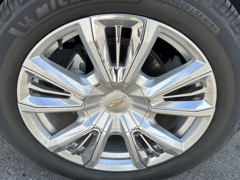 Used 2021 Chevrolet Tahoe High Country w/ Premium Package 2 AWD/4WD image 15