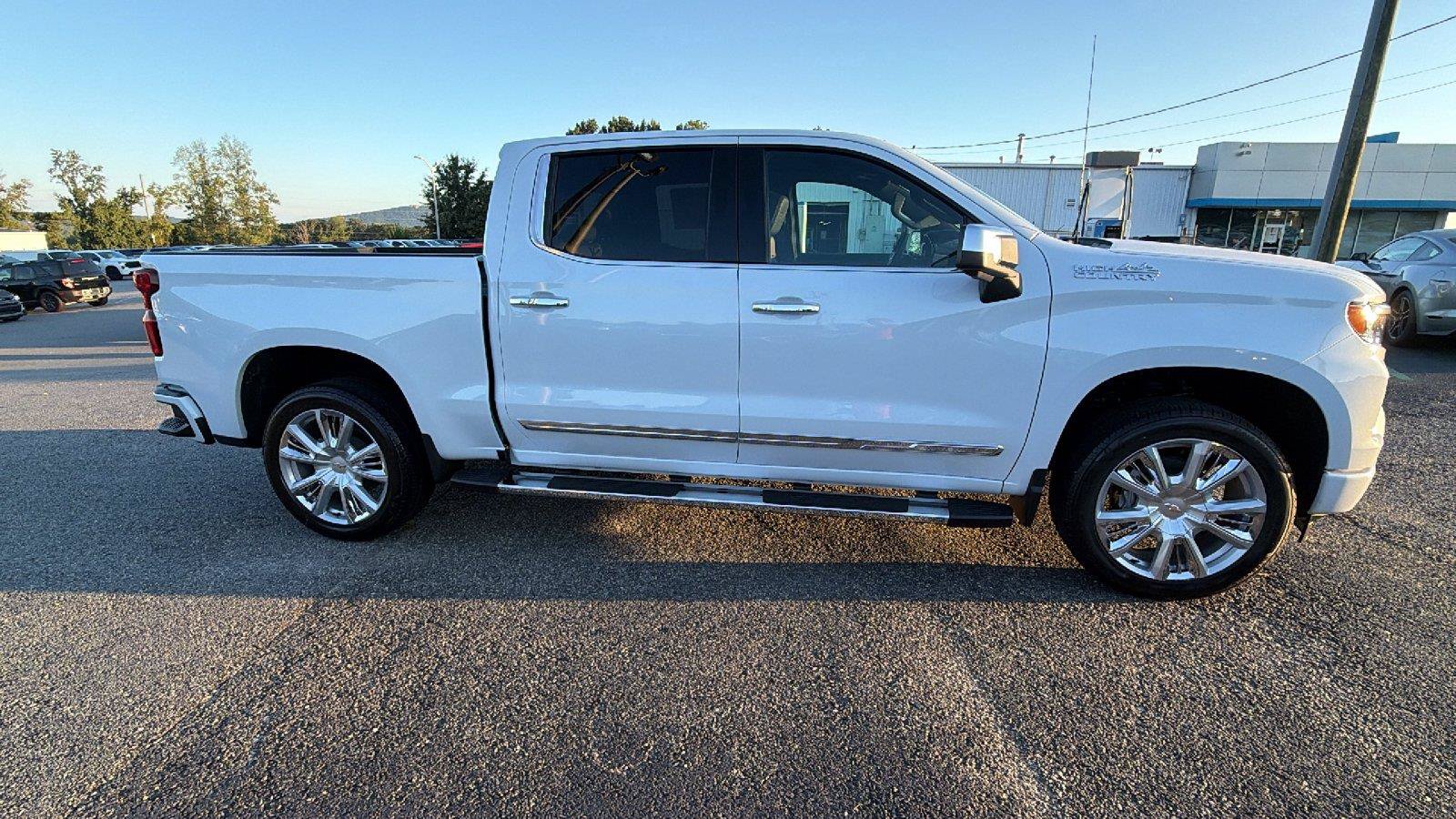 New 2026 Chevrolet Silverado 1500 High Country w/ High Country Premium Package AWD/4WD image 8
