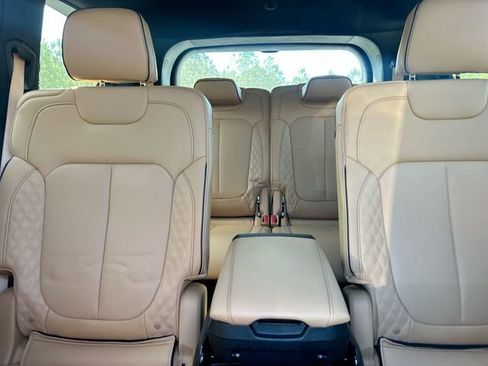 Used 2025 Jeep Grand Cherokee L Summit w/ Luxury Tech Group V image 27