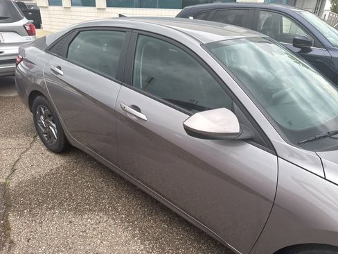 Used 2024 Hyundai Elantra SEL FWD image 7