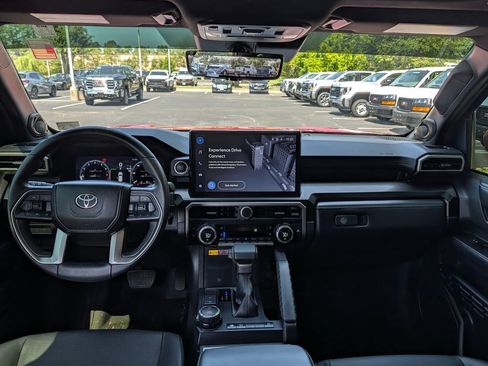 Used 2025 Toyota 4Runner Limited w/ Tow Technology Package AWD/4WD image 10