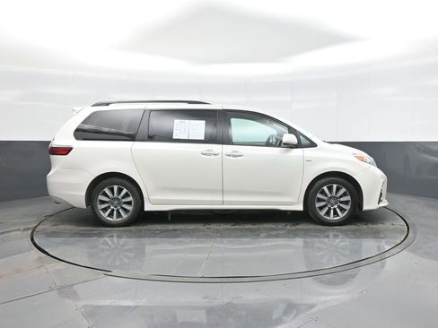 Certified 2020 Toyota Sienna Limited image 8