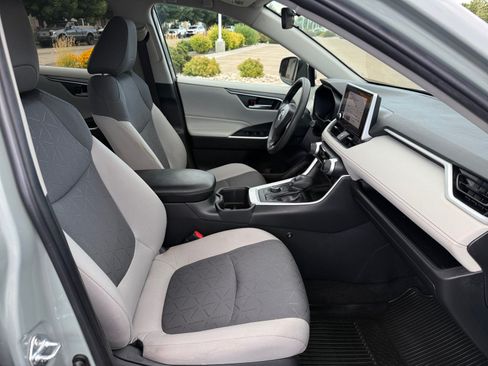 Used 2023 Toyota RAV4 XLE AWD/4WD image 19