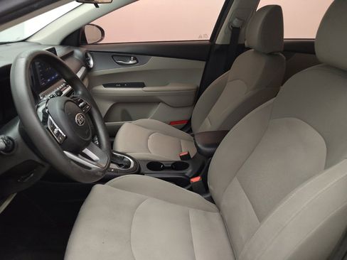 Used 2020 Kia Forte LXS FWD image 17
