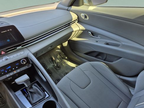Certified 2024 Hyundai Elantra SEL FWD image 13