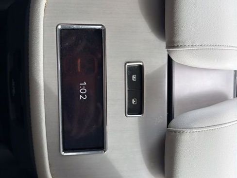 Certified 2025 Lincoln Navigator L Reserve image 15