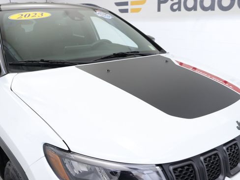 Used 2023 Jeep Compass Trailhawk image 11