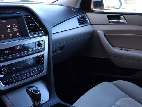 Used 2017 Hyundai Sonata SE FWD image 14