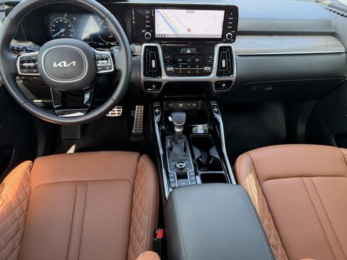 Certified 2023 Kia Sorento SX Prestige image 15