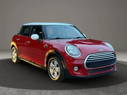 Used 2015 MINI Cooper 4-Door Hardtop image 3