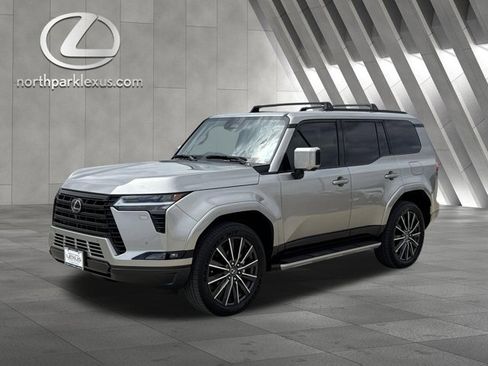 Certified 2025 Lexus GX 550 w/ Accessory Package (2T) image 3