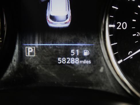 Used 2019 Nissan Rogue Sport SL w/ Premium Package image 12