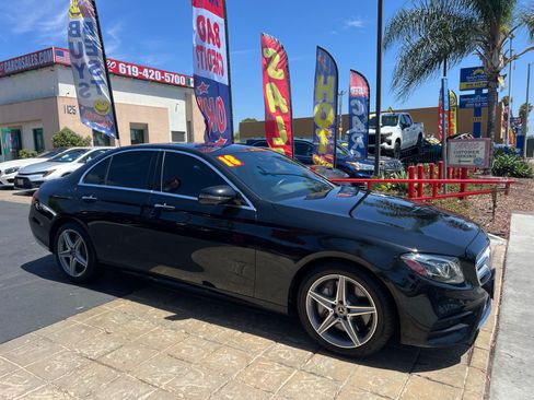 Used 2018 Mercedes-Benz E 400 4MATIC Sedan w/ Premium 3 Package image 11