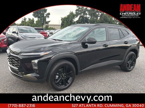 New 2026 Chevrolet Trax ACTIV w/ Sunroof Package FWD image 1