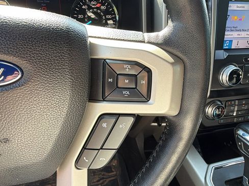 Used 2019 Ford F150 Lariat w/ Equipment Group 502A Luxury AWD/4WD image 28