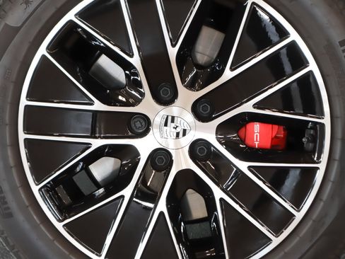 Certified 2025 Porsche Macan 4S Electric image 13