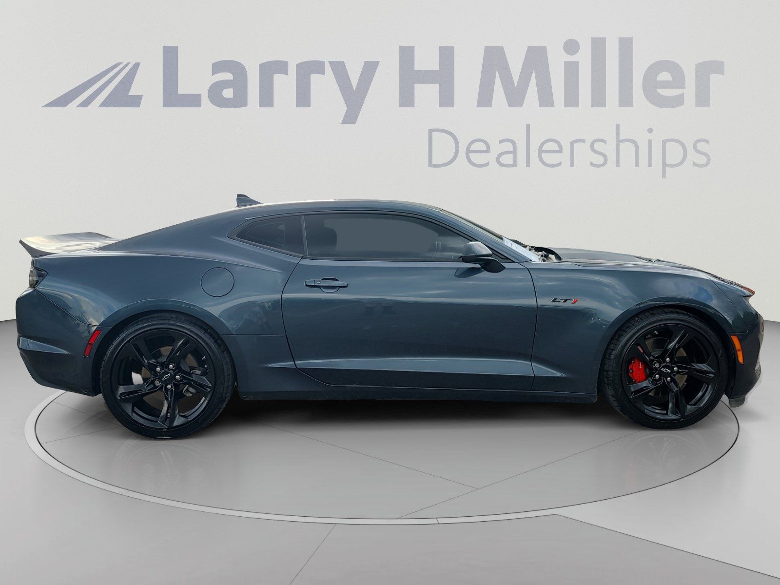 Used 2022 Chevrolet Camaro LT w/ RS Package RWD image 6