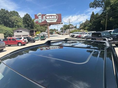 Used 2023 Toyota Highlander XSE AWD/4WD image 26