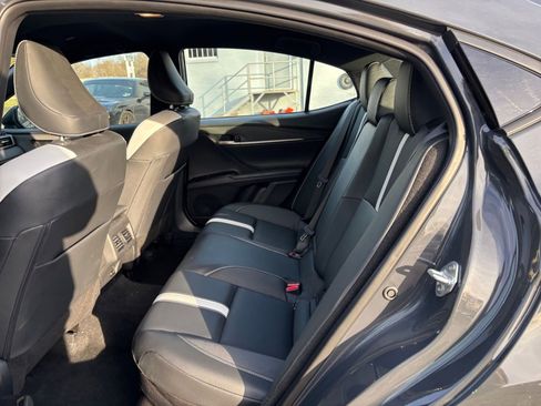 Used 2025 Toyota Camry SE image 23