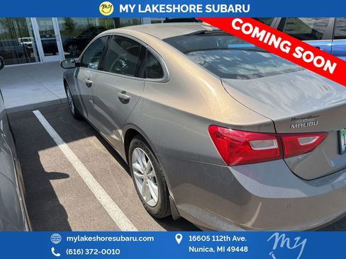 Used 2018 Chevrolet Malibu LT w/ Driver Confidence Package FWD image 4