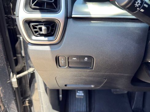 Certified 2022 Kia Sorento S FWD image 23