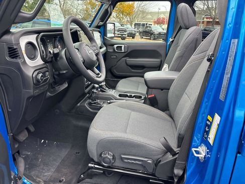 Used 2026 Jeep Wrangler Unlimited Sport AWD/4WD image 8