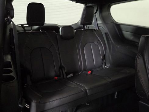 New 2026 Chrysler Pacifica Select image 35