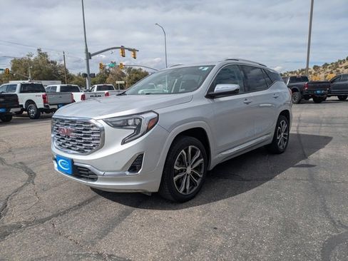 Used 2019 GMC Terrain Denali w/ Advanced Safety Package image 3