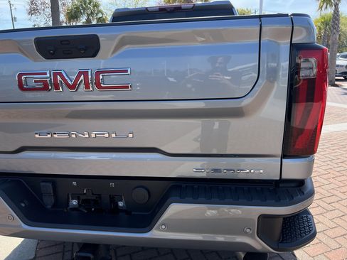 Used 2024 GMC Sierra 2500 Denali w/ Denali Reserve Package image 40
