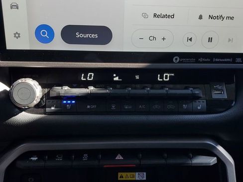 Used 2023 Toyota Tundra Limited image 30