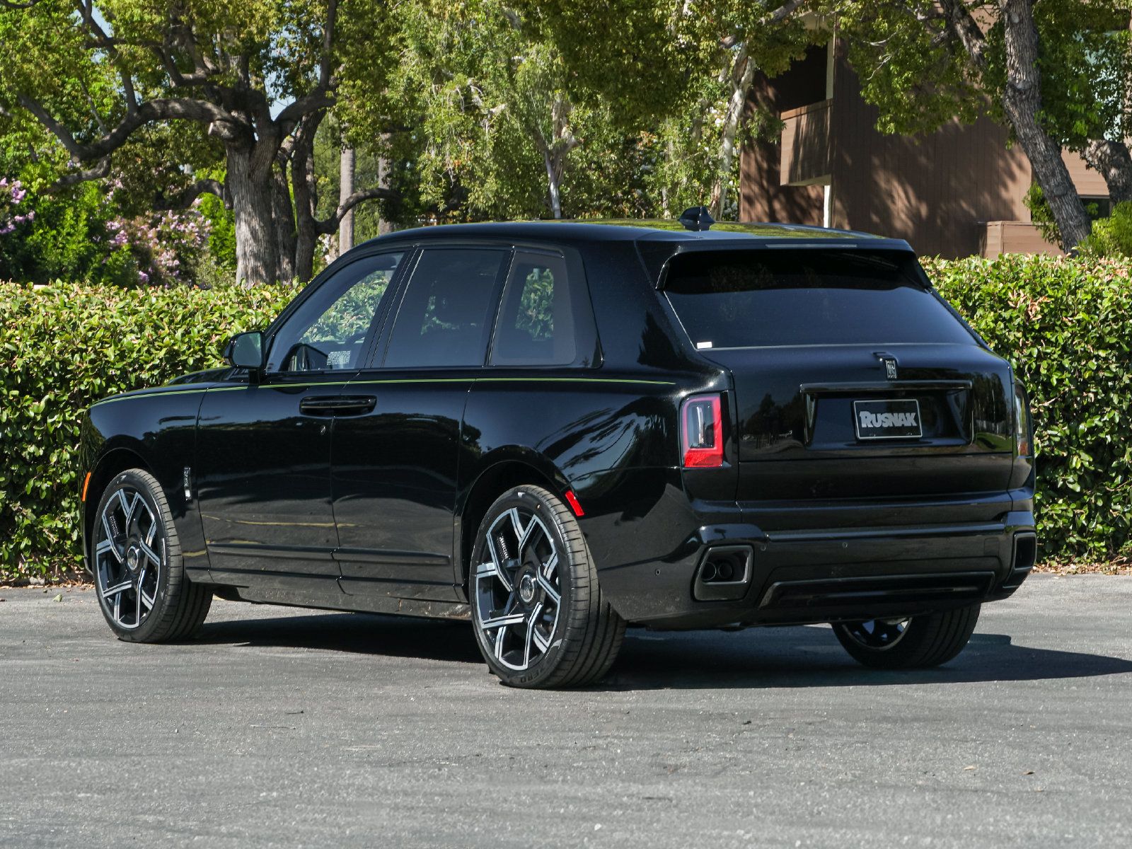 New 2027 Rolls-Royce Cullinan Black Badge AWD/4WD image 3