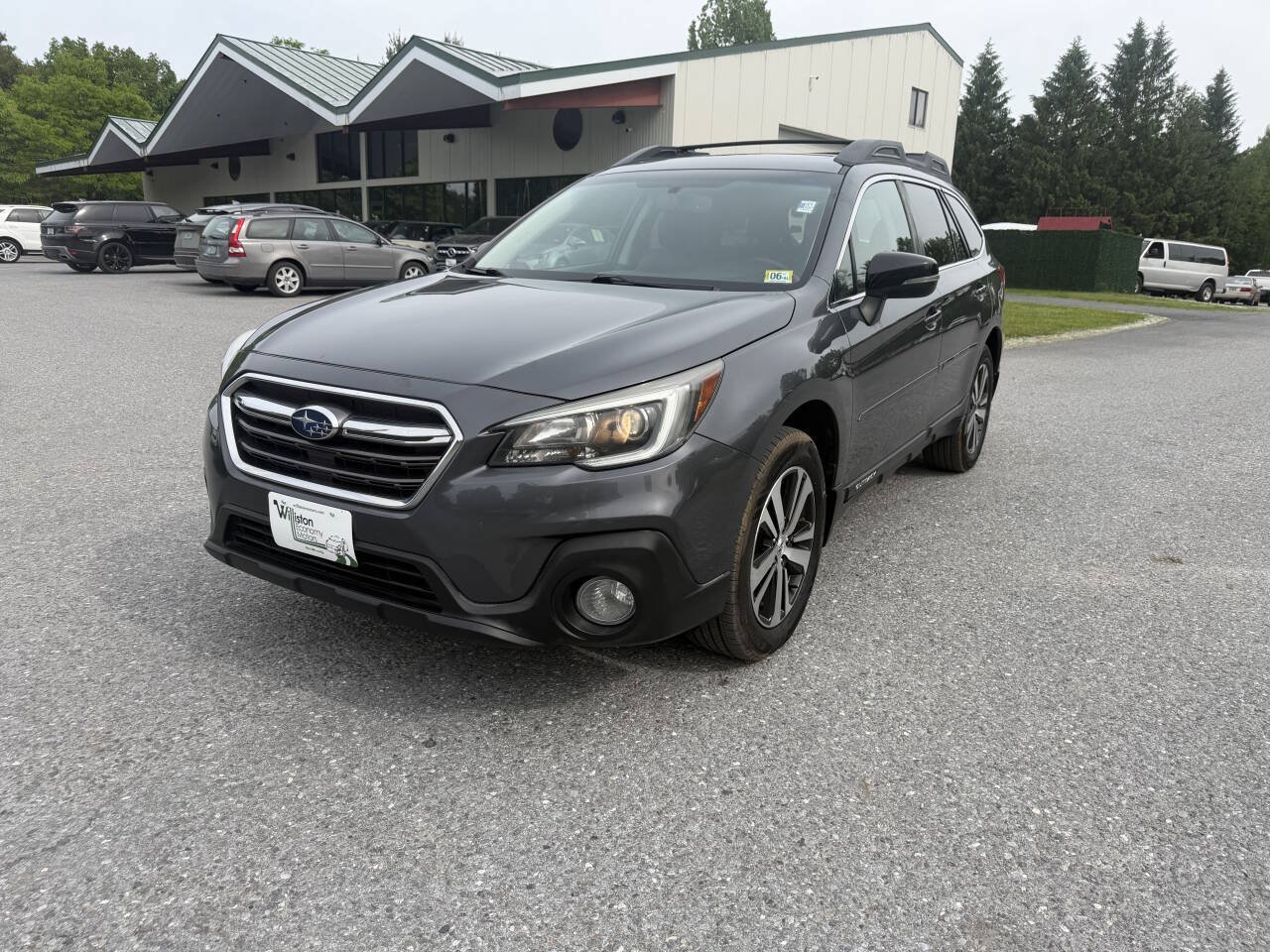 Used 2018 Subaru Outback 2.5i Limited AWD/4WD image 1