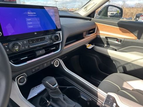 New 2026 Toyota Grand Highlander Limited image 10