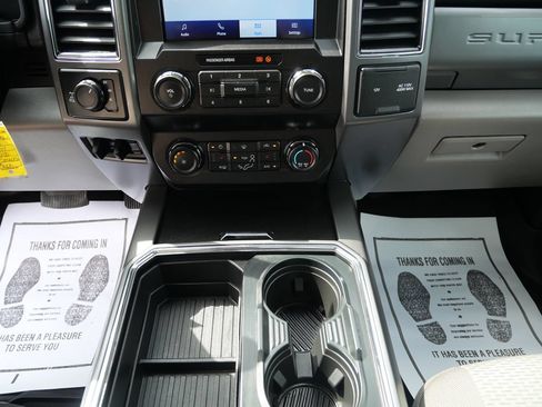 Used 2020 Ford F250 XLT w/ XLT Premium Package AWD/4WD image 13