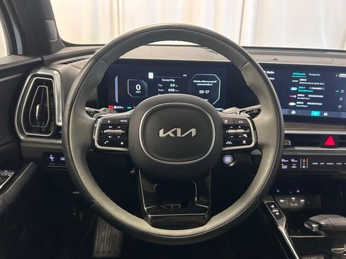 Used 2024 Kia Sorento SX Prestige w/ Sage Leather Package AWD/4WD image 9