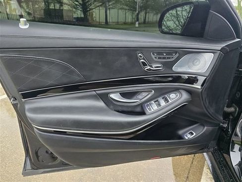 Used 2018 Mercedes-Benz S 560 Sedan image 19