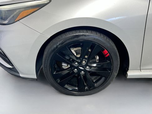 Used 2018 Chevrolet Cruze LT w/ Redline Edition FWD image 13