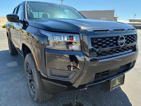 New 2026 Nissan Frontier SV w/ Tow Package AWD/4WD image 8