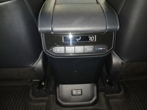 Used 2022 Toyota Highlander XSE image 31